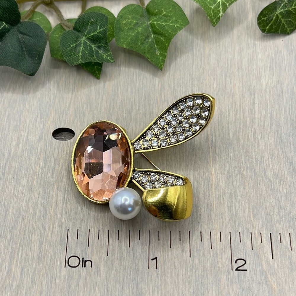 🌻 Vintage Peach Rhinestone Rabbit Ear Brooches - Picture 6 of 8
